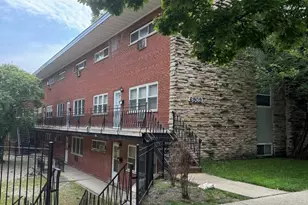 6911 N Ridge Blvd, Chicago, IL 60645 - Photo 2