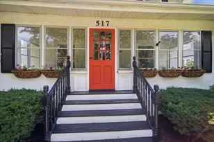 517 Vale St, Bloomington, IL 61701 - Photo 2