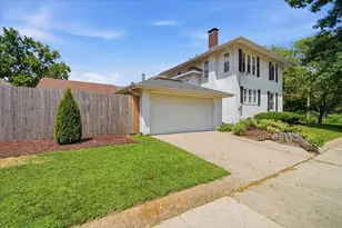 517 Vale St, Bloomington, IL 61701 - Photo 32