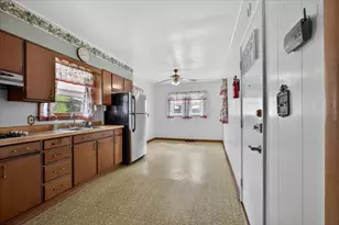 199 E Wilson Ave, Machesney Park, IL 61115 - Photo 8
