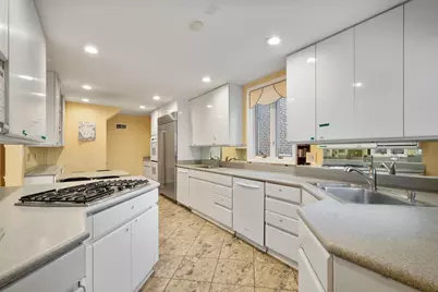 2709 W Sherwin Avenue, Chicago, IL 60645 - Photo 8