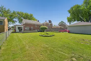 1800 Buckingham Ave, Westchester, IL 60154 - Photo 22
