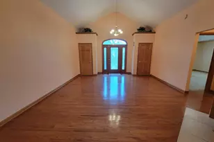 312 Kain St, Ottawa, IL 61350 - Photo 6