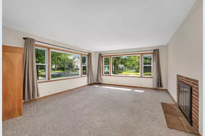 627 E Main Street, Morris, IL 60450 - Photo 6