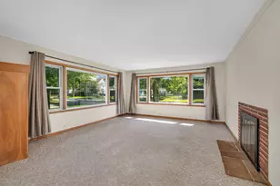 627 E Main St, Morris, IL 60450 - Photo 6