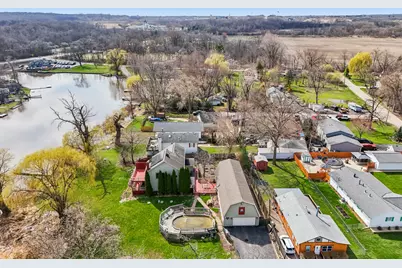 27884 W Riverside Drive, Antioch, IL 60002 - Photo 2