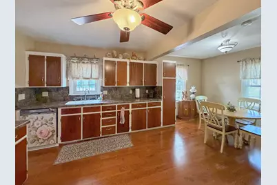 1245 W Harrison Street, Freeport, IL 61032 - Photo 4
