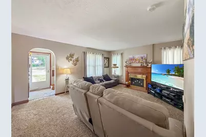 1245 W Harrison Street, Freeport, IL 61032 - Photo 10