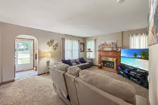 1245 W Harrison St, Freeport, IL 61032 - Photo 10