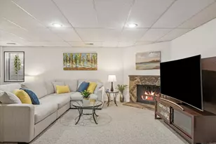 404 Shoreline Rd, Lake Barrington, IL 60010 - Photo 16
