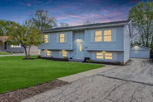 419 Deerpath Dr, Lindenhurst, IL 60046 - Photo 1