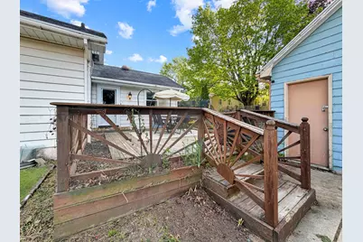 1258 S Blackhawk Avenue, Freeport, IL 61032 - Photo 6