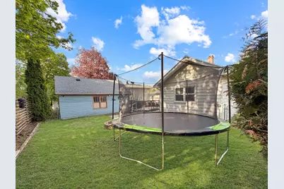 1258 S Blackhawk Avenue, Freeport, IL 61032 - Photo 2