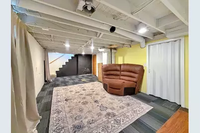 1258 S Blackhawk Avenue, Freeport, IL 61032 - Photo 32
