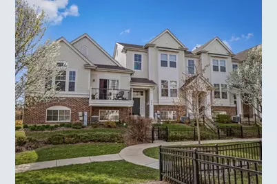 508 Grosvenor Lane, Aurora, IL 60504 - Photo 2