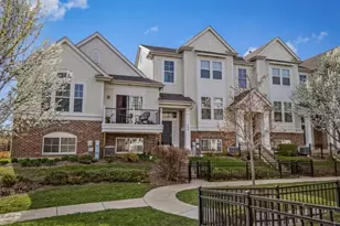 508 Grosvenor Ln, Aurora, IL 60504 - Photo 2