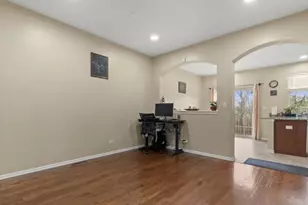 508 Grosvenor Ln, Aurora, IL 60504 - Photo 6