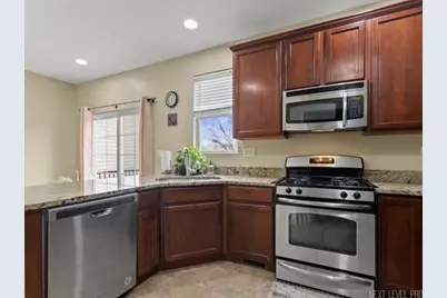 508 Grosvenor Lane, Aurora, IL 60504 - Photo 4