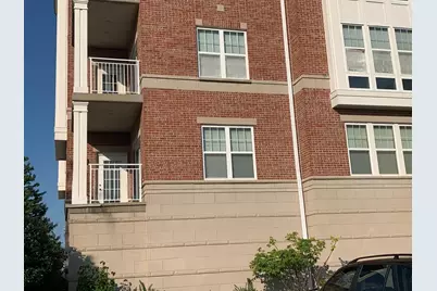 101 Pointe Drive #102, Northbrook, IL 60062 - Photo 2