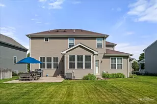 318 Winthrop Dr, Oswego, IL 60543 - Photo 32
