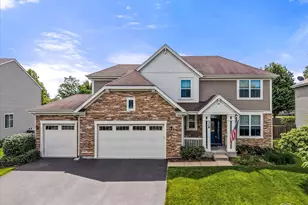 318 Winthrop Dr, Oswego, IL 60543 - Photo 2
