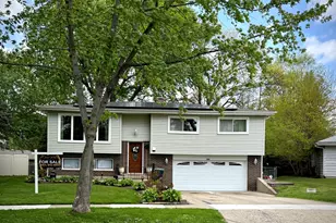 1560 Pamela Dr, Elgin, IL 60123 - Photo 1