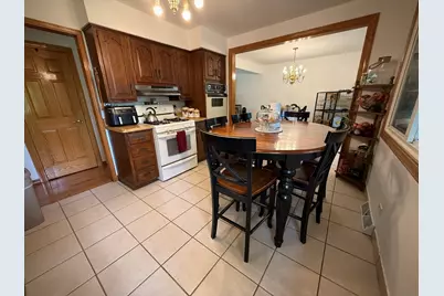 1560 Pamela Drive, Elgin, IL 60123 - Photo 4