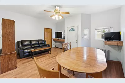 9655 S Commercial Avenue, Chicago, IL 60617 - Photo 4