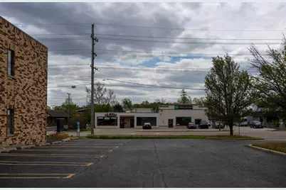 613 Bryant Avenue, Barrington, IL 60010 - Photo 2