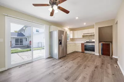 425 Lisa Lane, Streamwood, IL 60107 - Photo 16