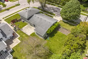 425 Lisa Ln, Streamwood, IL 60107 - Photo 6