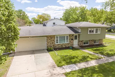 425 Lisa Lane, Streamwood, IL 60107 - Photo 1