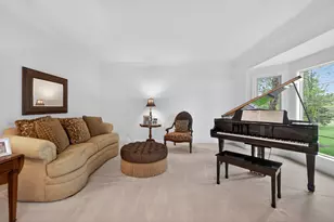 38W535 Golfview Ct, Saint Charles, IL 60175 - Photo 10