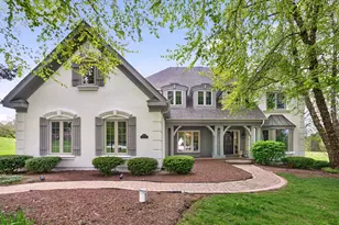 38W535 Golfview Ct, Saint Charles, IL 60175 - Photo 1