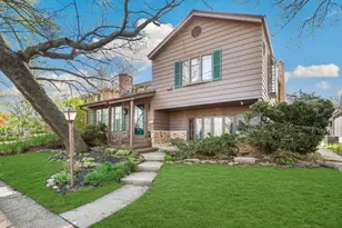 9617 E Shore Dr, Oak Lawn, IL 60453 - Photo 2