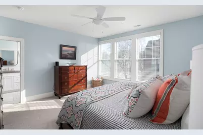 932 E Chicago Avenue, Naperville, IL 60540 - Photo 28