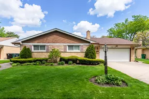 860 N Merrill St, Park Ridge, IL 60068 - Photo 1