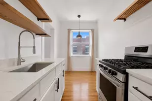 1329 W Addison St, Chicago, IL 60613 - Photo 8