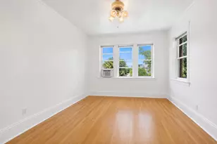 1329 W Addison St, Chicago, IL 60613 - Photo 6