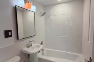 1329 W Addison St, Chicago, IL 60613 - Photo 12