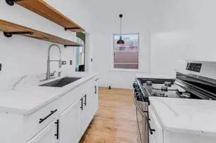 1329 W Addison St, Chicago, IL 60613 - Photo 4