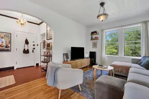 1329 W Addison St, Chicago, IL 60613 - Photo 14