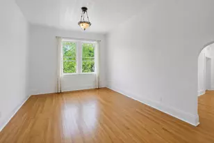 1329 W Addison St, Chicago, IL 60613 - Photo 4