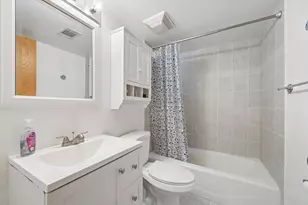 11036 S Kilpatrick Ave, Oak Lawn, IL 60453 - Photo 8