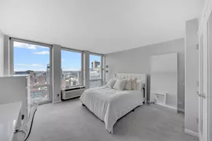 111 E Chestnut St, Chicago, IL 60611 - Photo 12