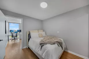 111 E Chestnut St, Chicago, IL 60611 - Photo 14