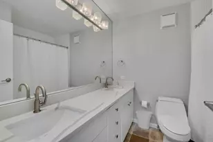 111 E Chestnut St, Chicago, IL 60611 - Photo 16