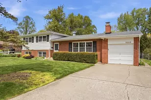 1046 Crane Blvd, Libertyville, IL 60048 - Photo 2