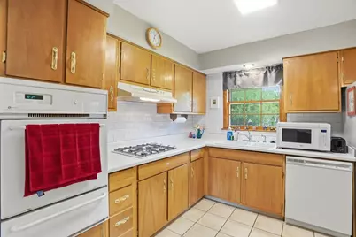 1046 Crane Boulevard, Libertyville, IL 60048 - Photo 10