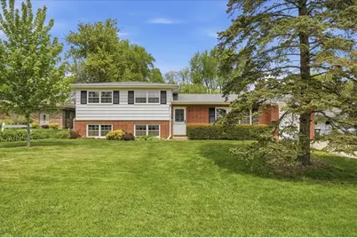 1046 Crane Boulevard, Libertyville, IL 60048 - Photo 1